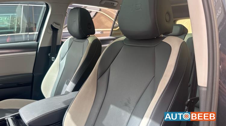 فولكس فاجن ID 6 2022