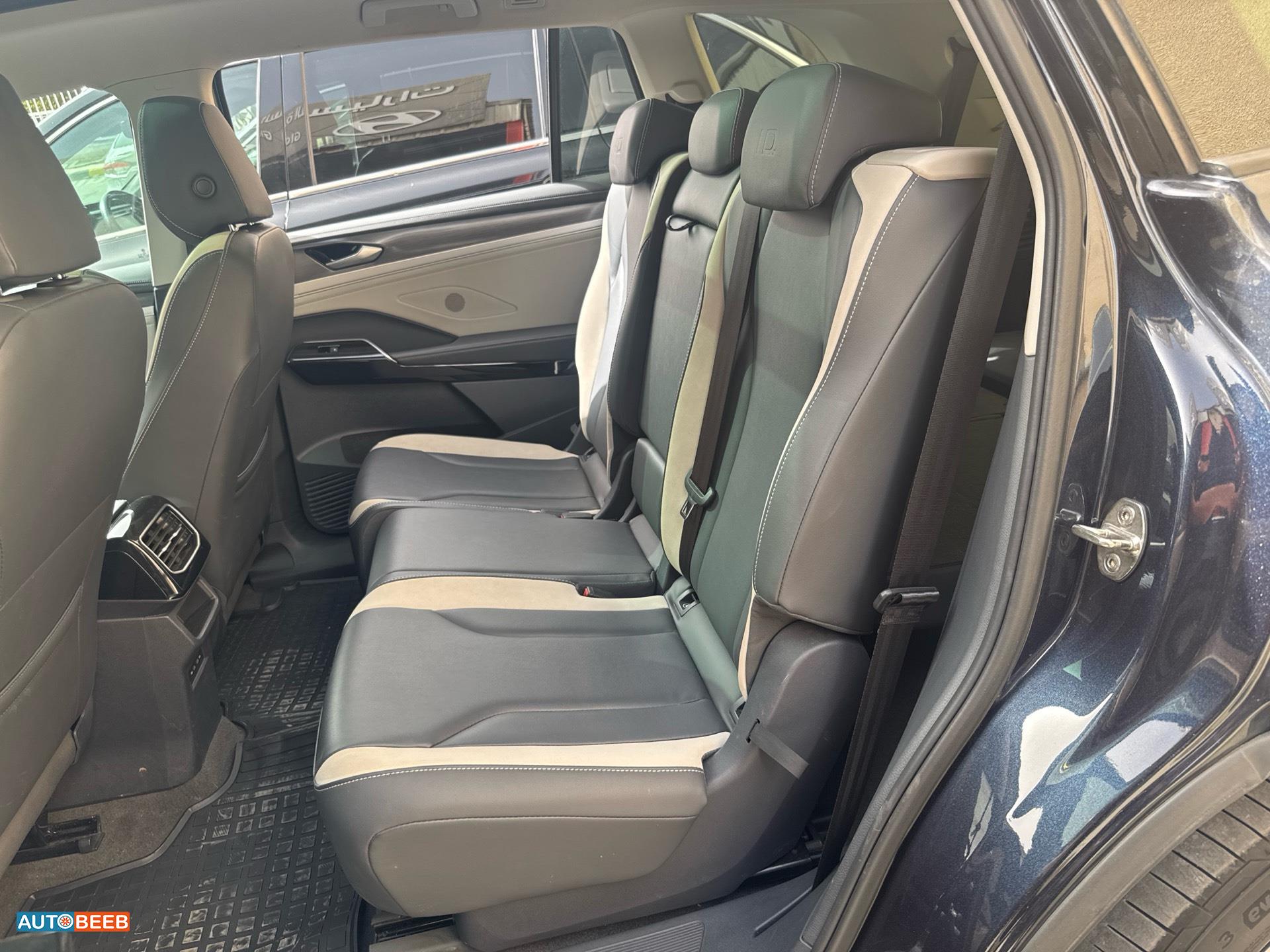 فولكس فاجن ID 6 2022