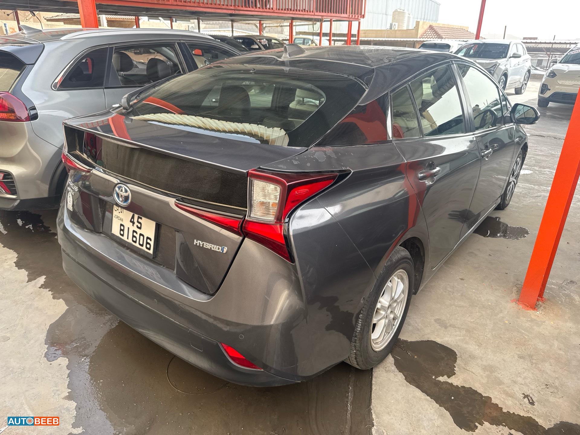 Toyota Prius 2021