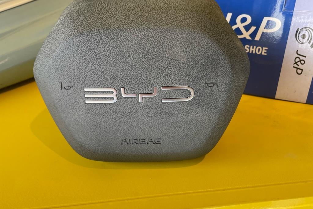 Cabin  Steering Wheel BYD Destroyer 05