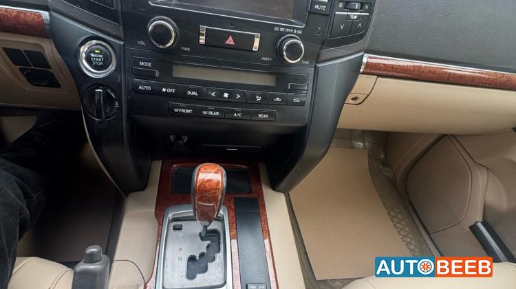 Toyota Land Cruiser 2013