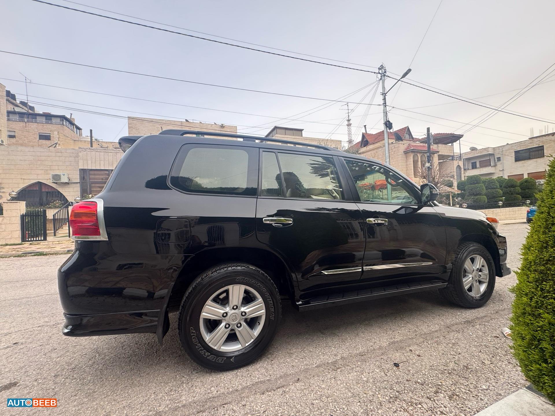 Toyota Land Cruiser 2013