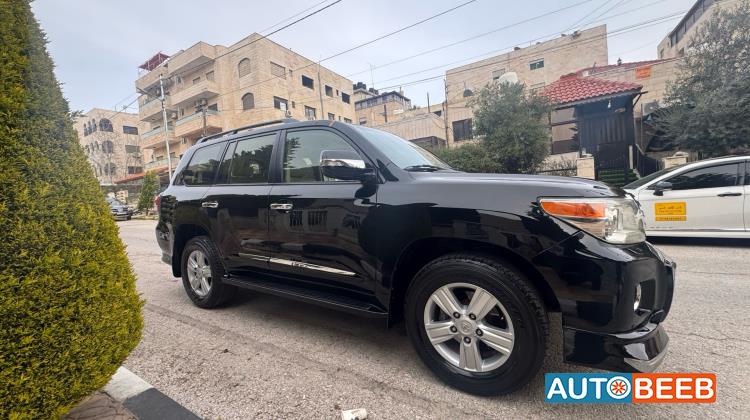 Toyota Land Cruiser 2013