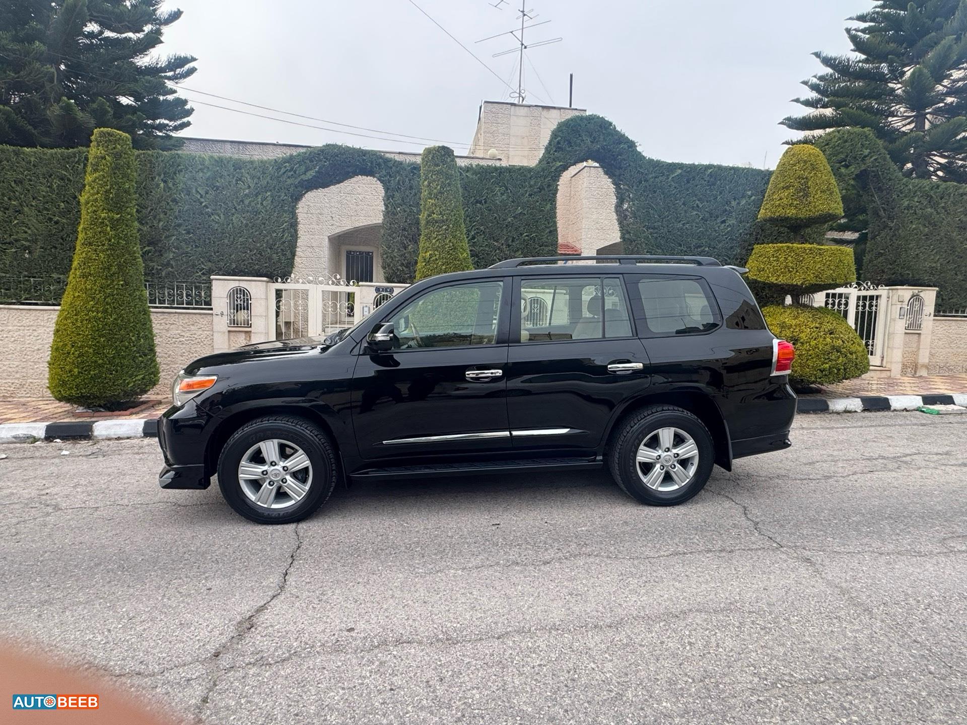 Toyota Land Cruiser 2013