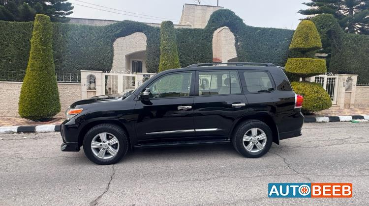 Toyota Land Cruiser 2013