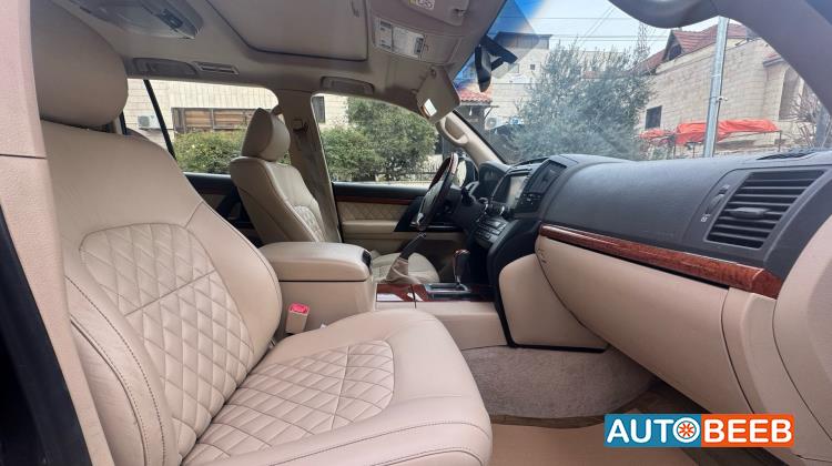 Toyota Land Cruiser 2013