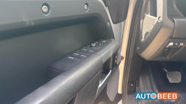 لاندروفر ديفندر 2021