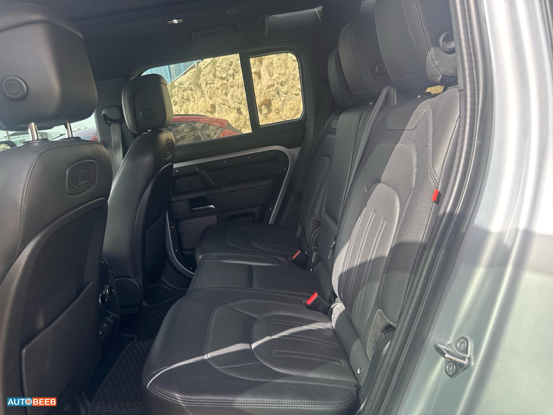 لاندروفر ديفندر 2021