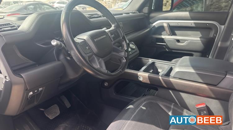 لاندروفر ديفندر 2021