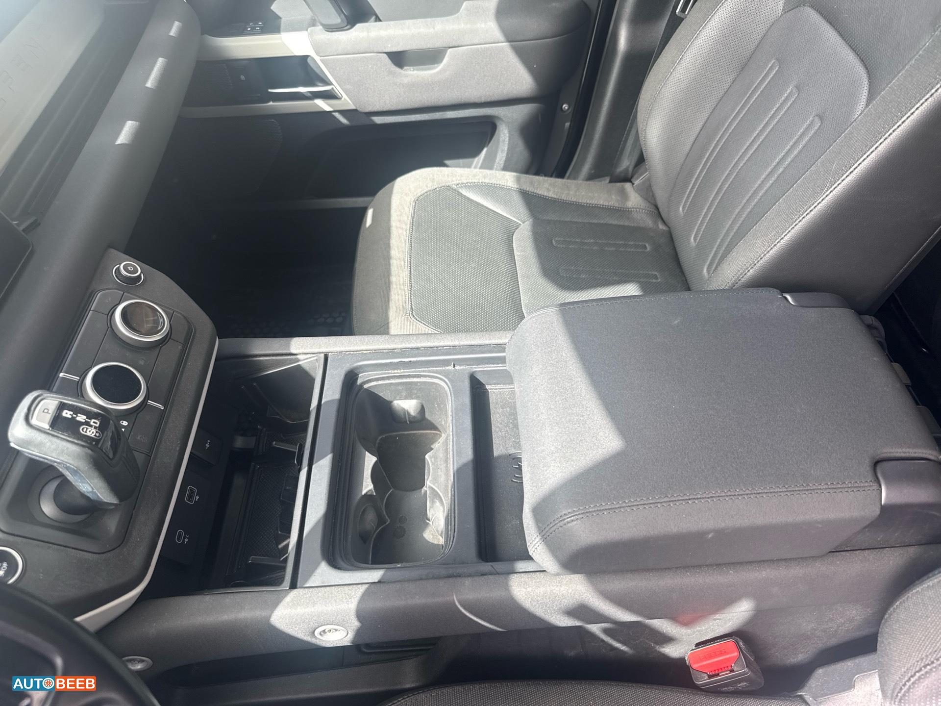 لاندروفر ديفندر 2021