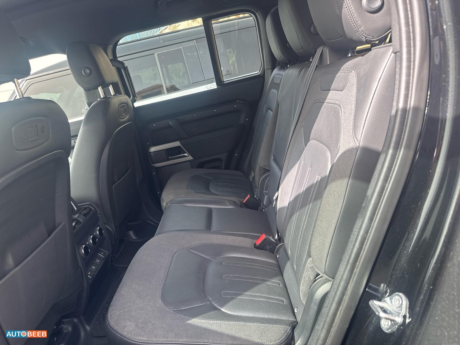 لاندروفر ديفندر 2021