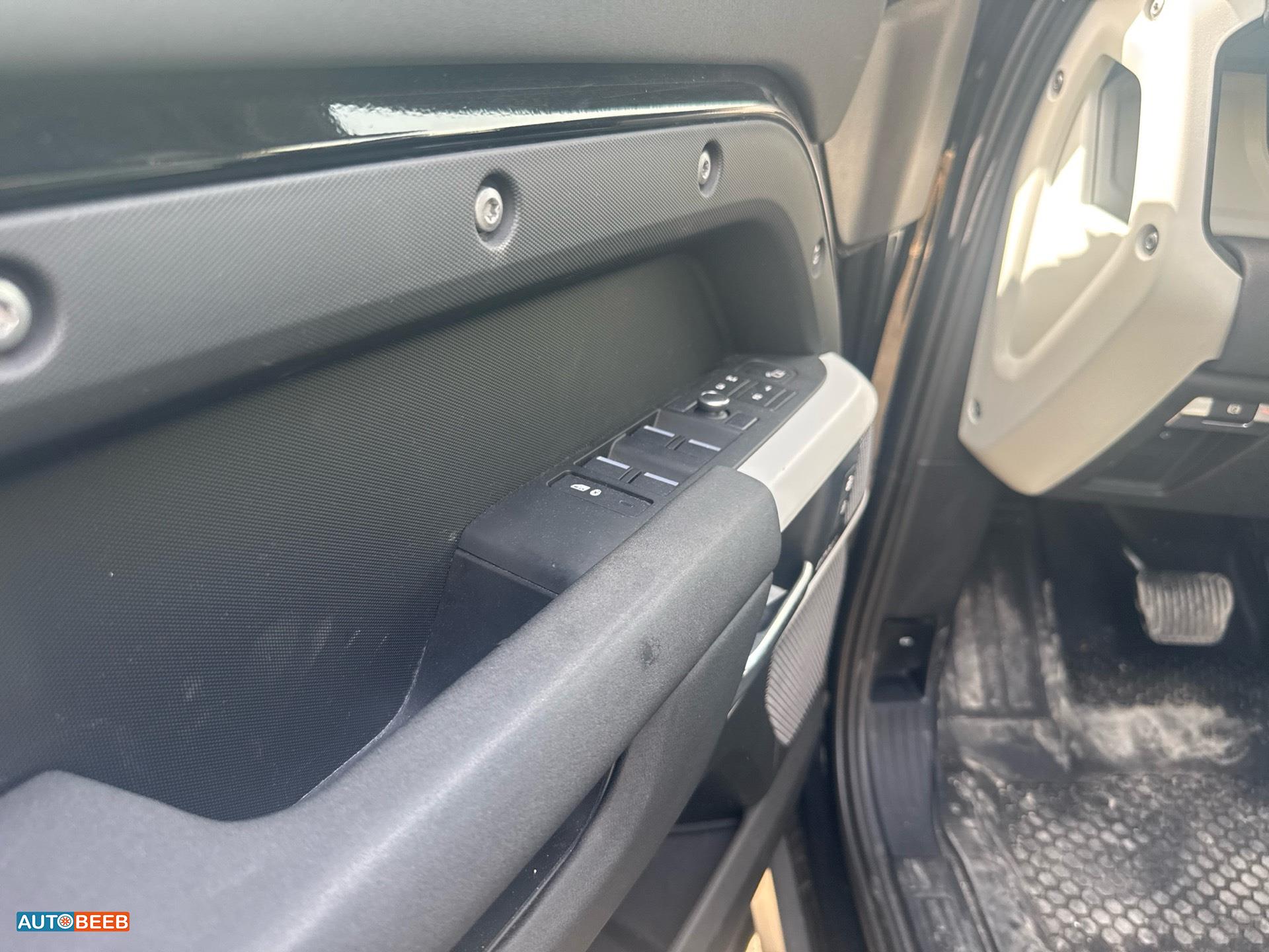 لاندروفر ديفندر 2021