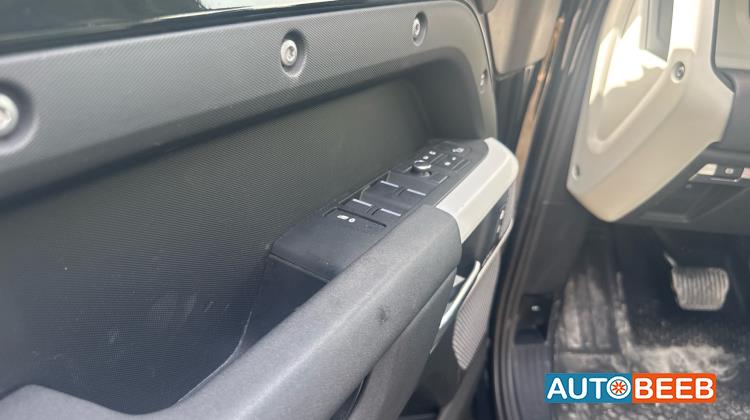 لاندروفر ديفندر 2021