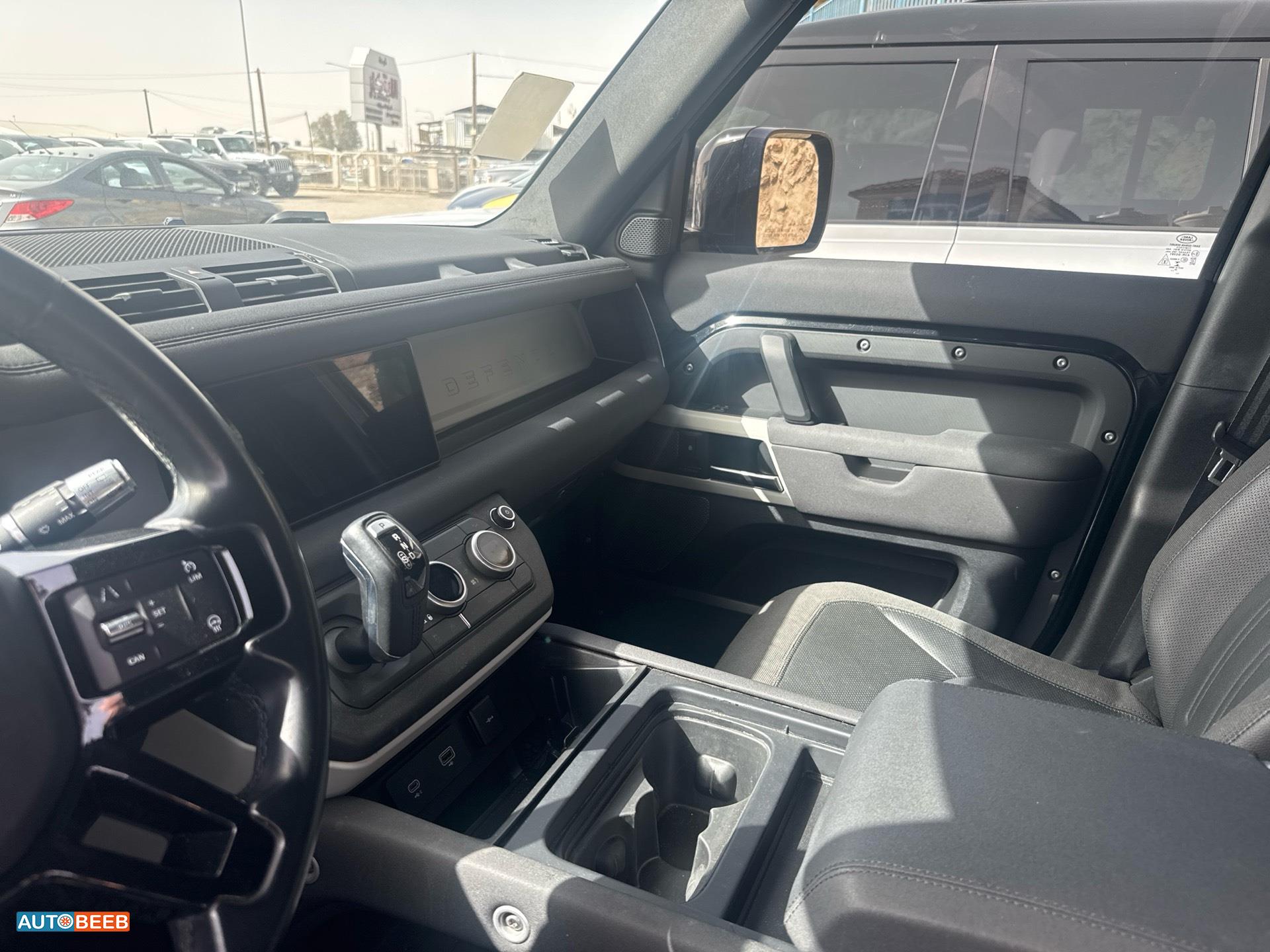 لاندروفر ديفندر 2021