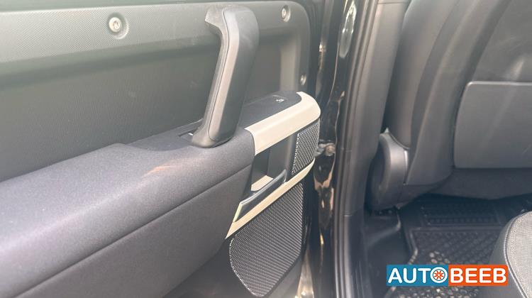 لاندروفر ديفندر 2021