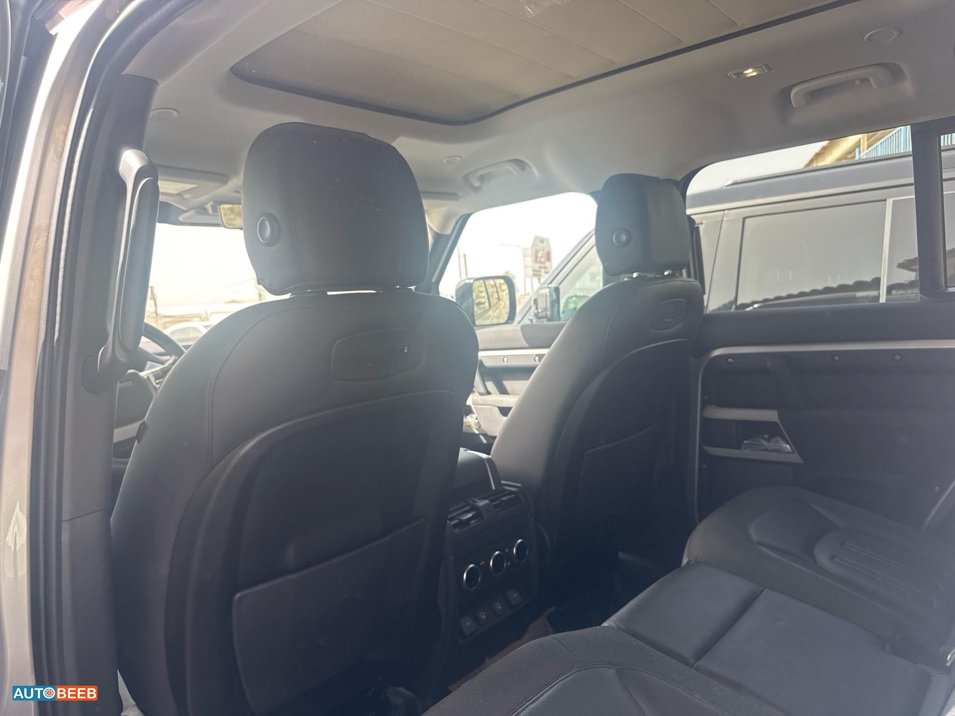 لاندروفر ديفندر 2021