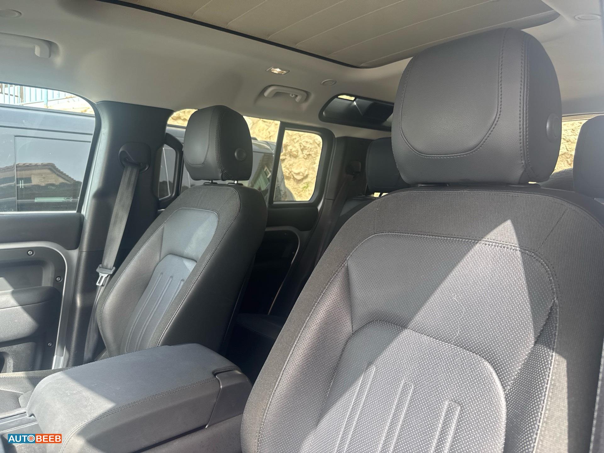 لاندروفر ديفندر 2021