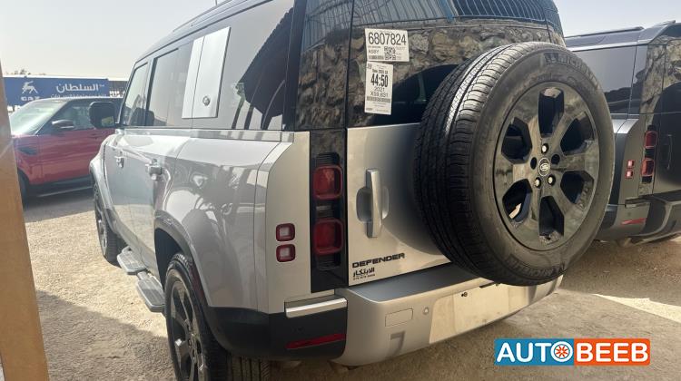 لاندروفر ديفندر 2021