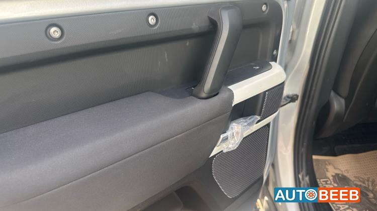 لاندروفر ديفندر 2021