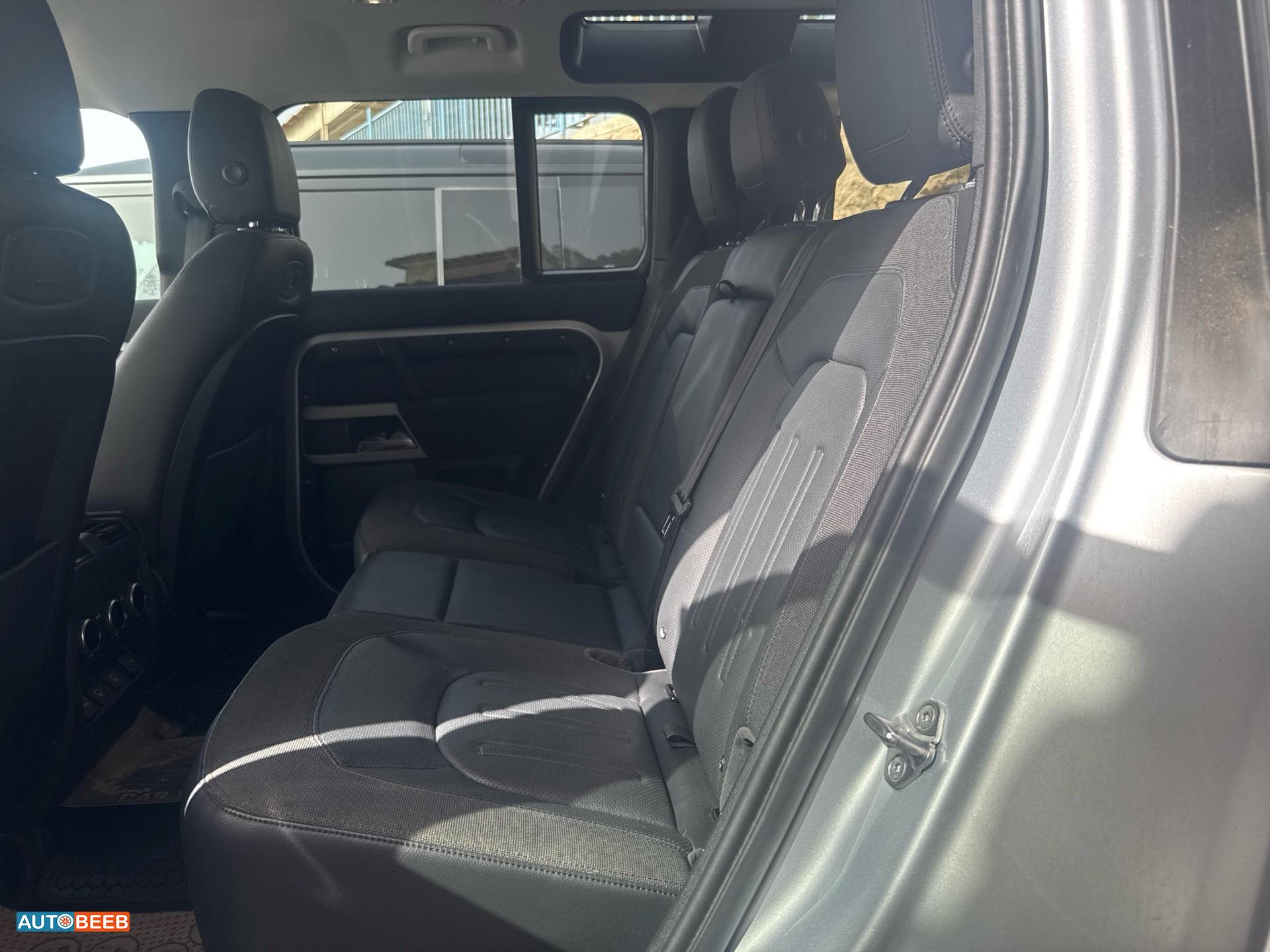 لاندروفر ديفندر 2021