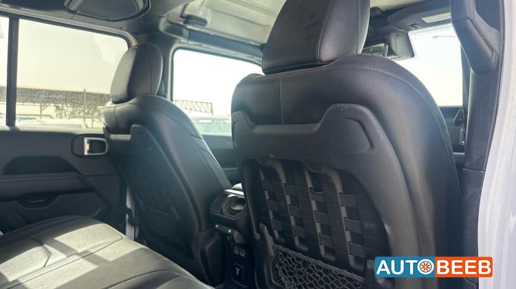 جيب رانجلر 2021