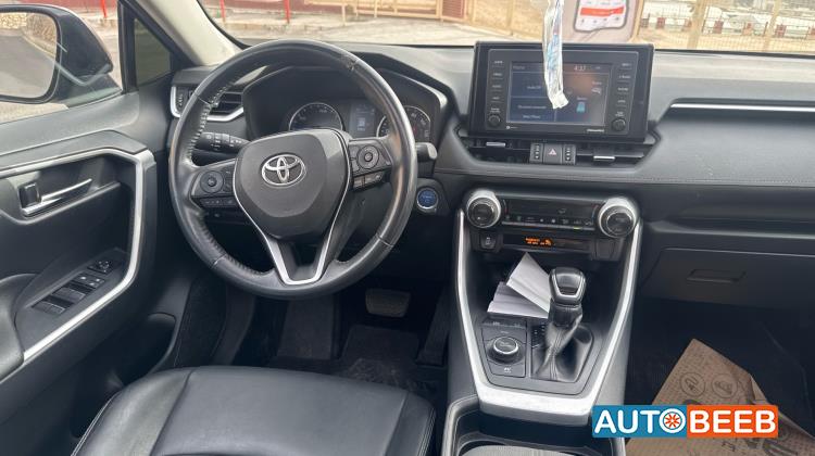 Toyota RAV4 2021