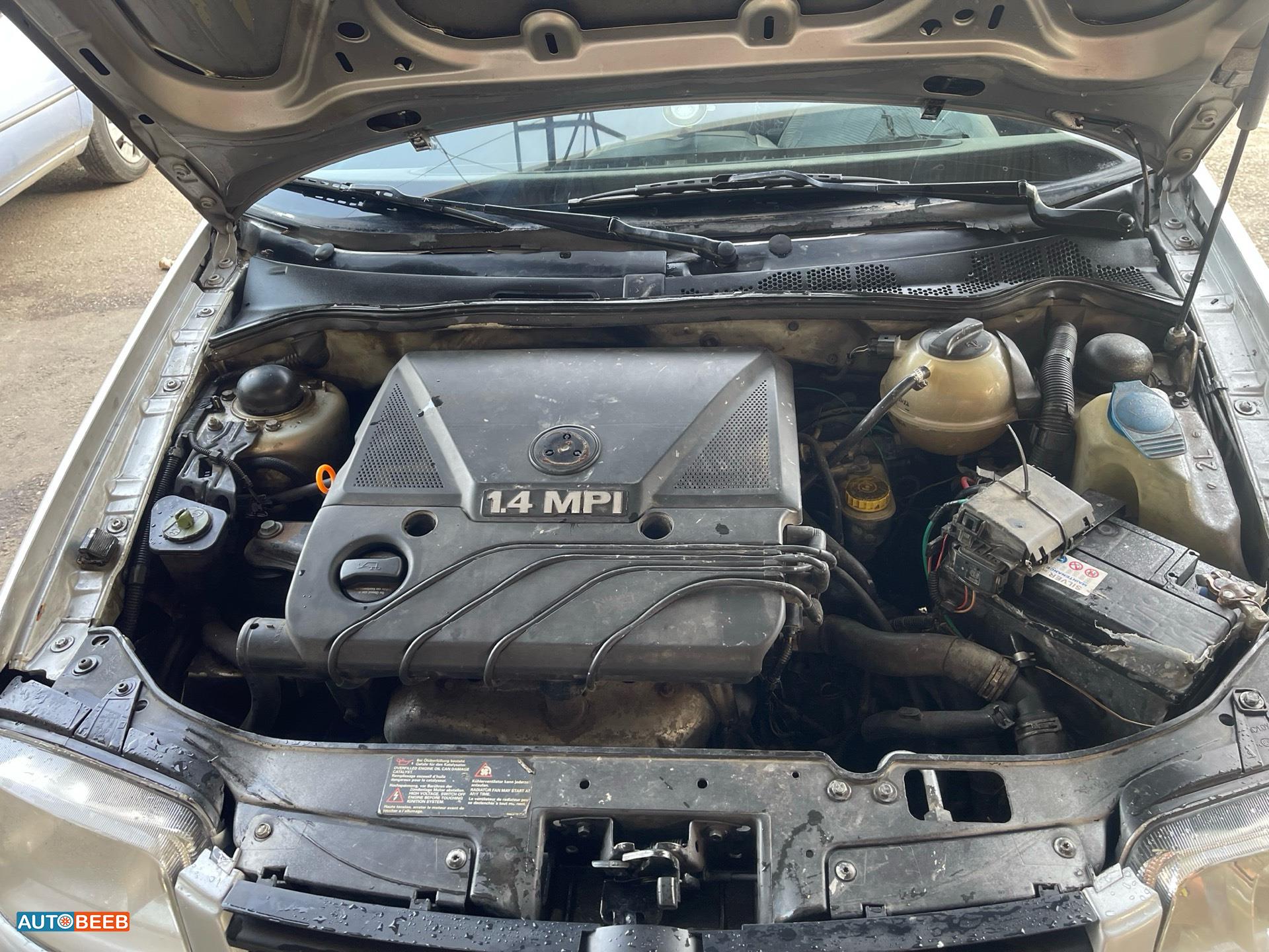 فولكس فاجن بولو 2001