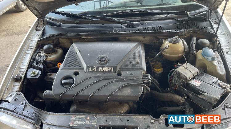 فولكس فاجن بولو 2001