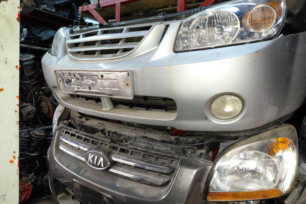 واجهه كيا سيراتو 2005