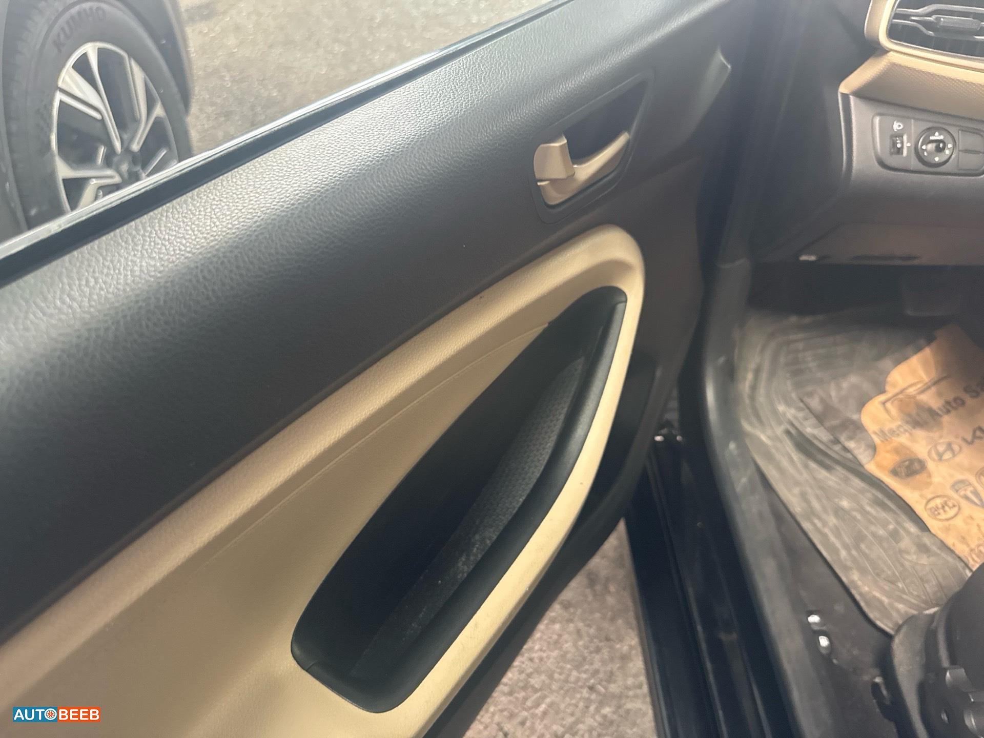 هيونداي رينا 2020