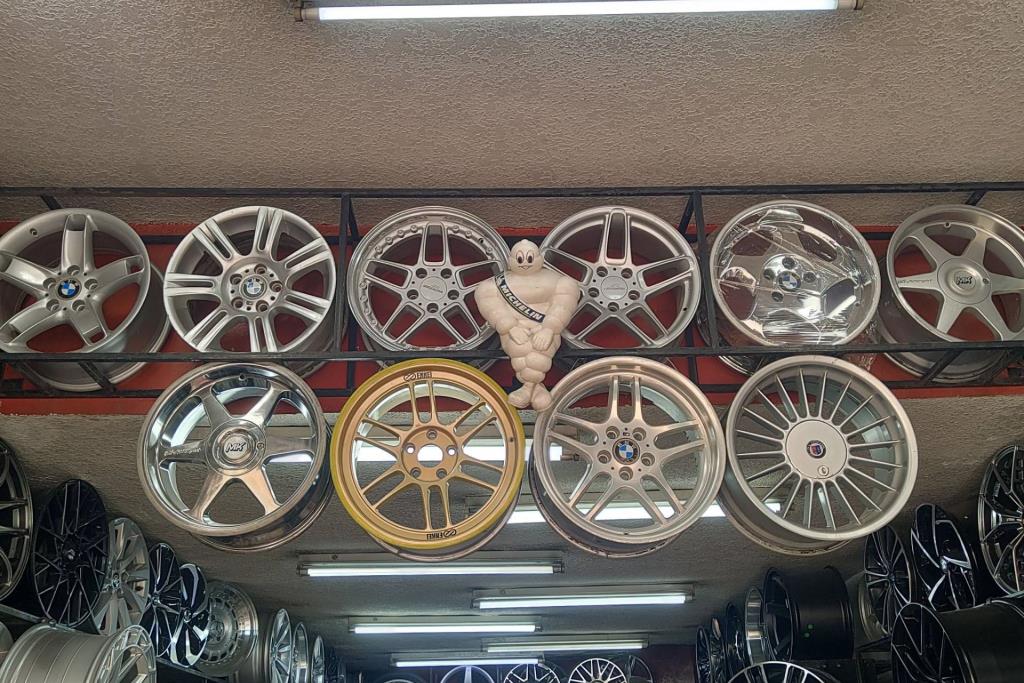 طقم جنطات بي ام دبليو قياس 17