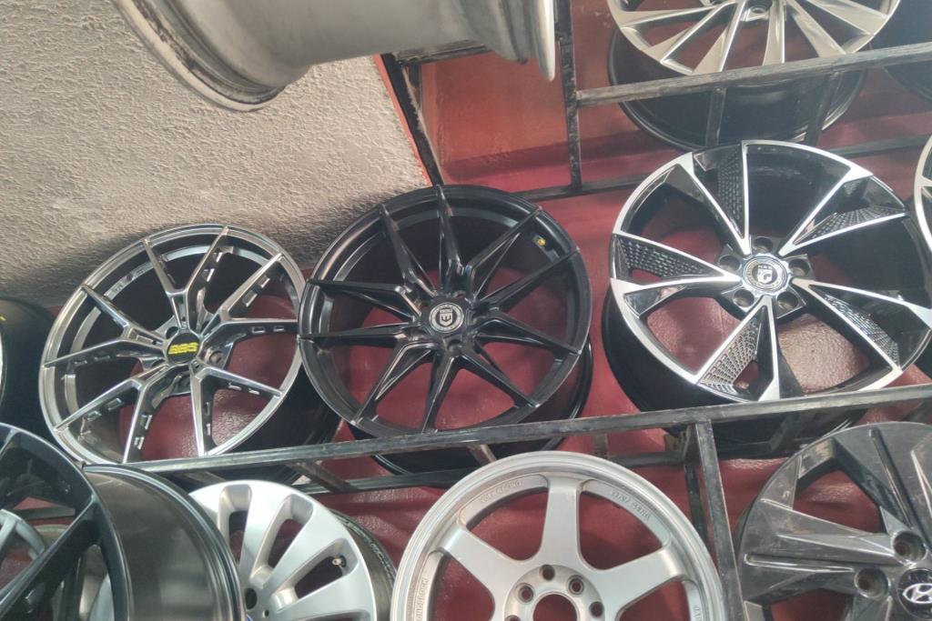  Wheel and Rims  