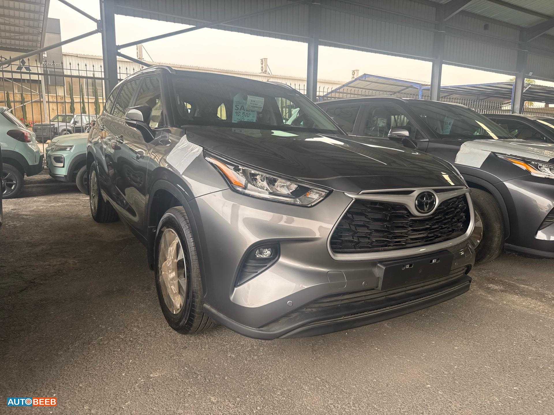 Toyota Highlander 2025