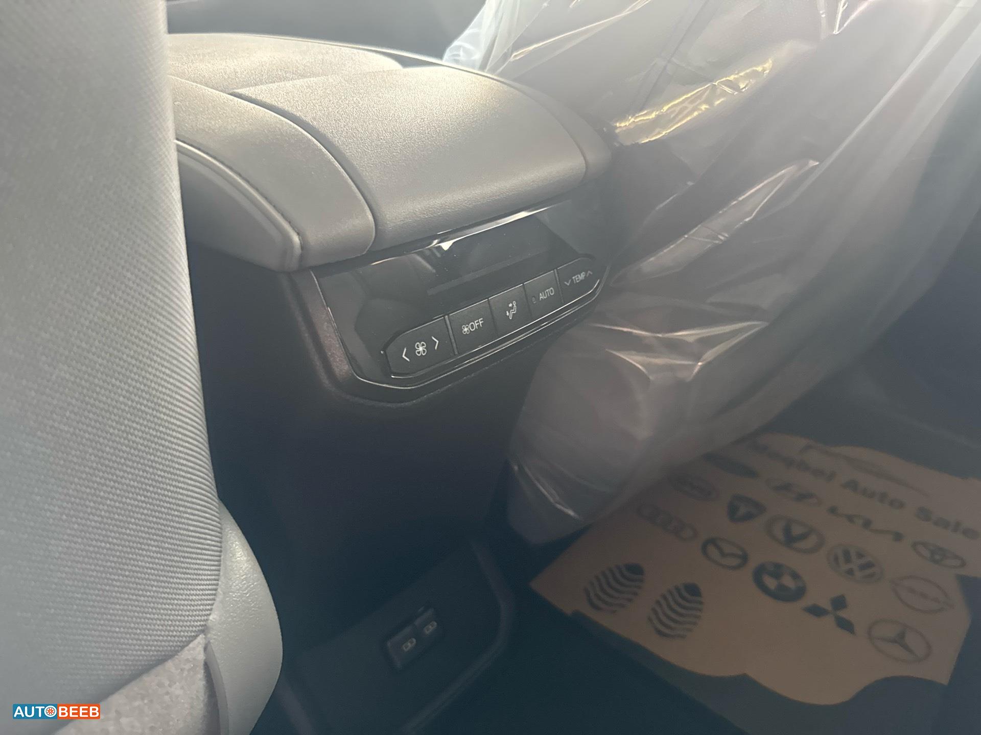 Toyota Highlander 2025