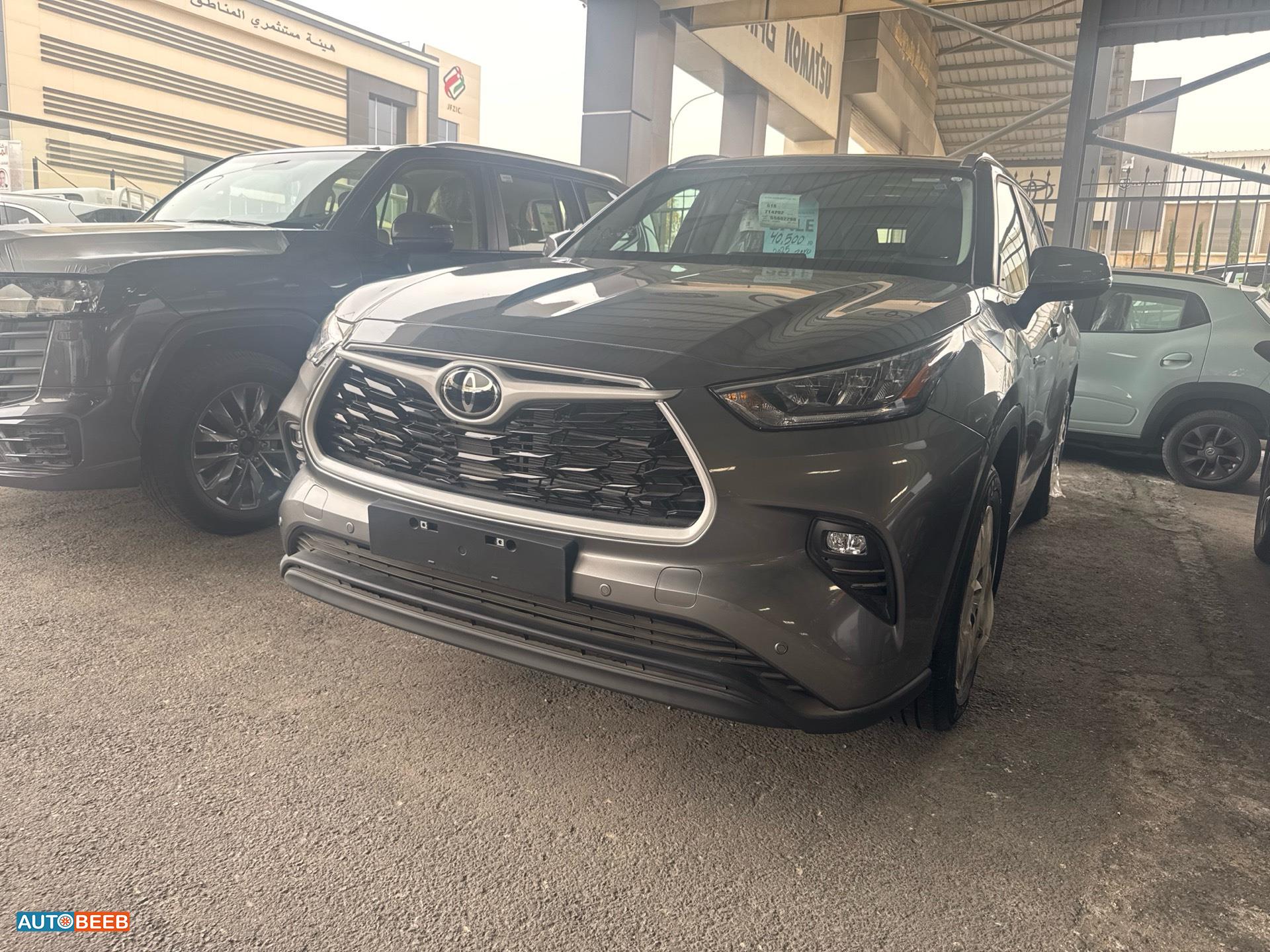 Toyota Highlander 2025