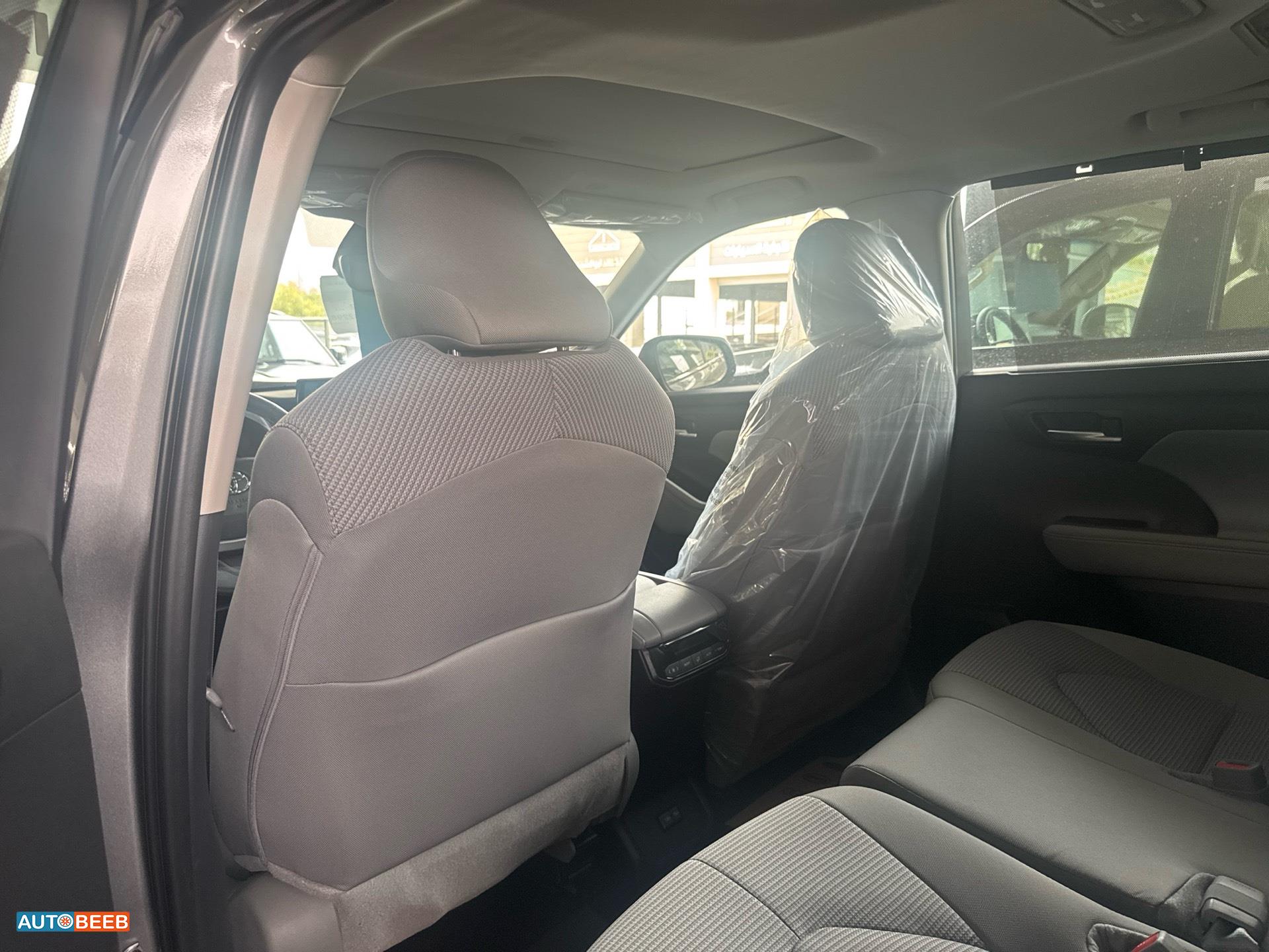 Toyota Highlander 2025