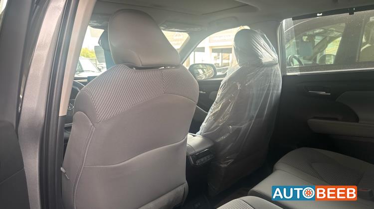 Toyota Highlander 2025