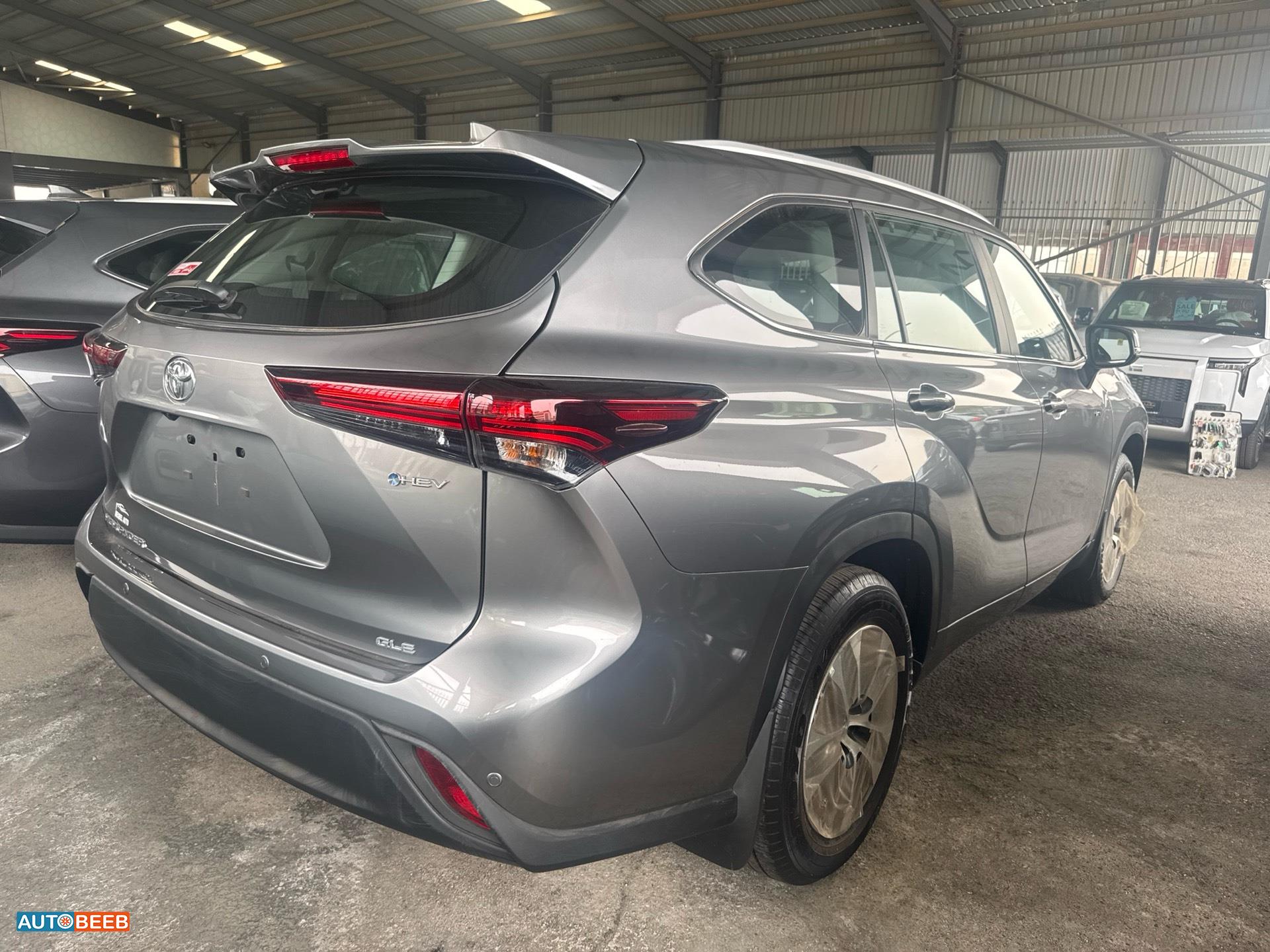 Toyota Highlander 2025