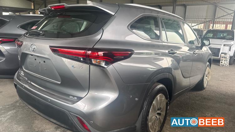 Toyota Highlander 2025