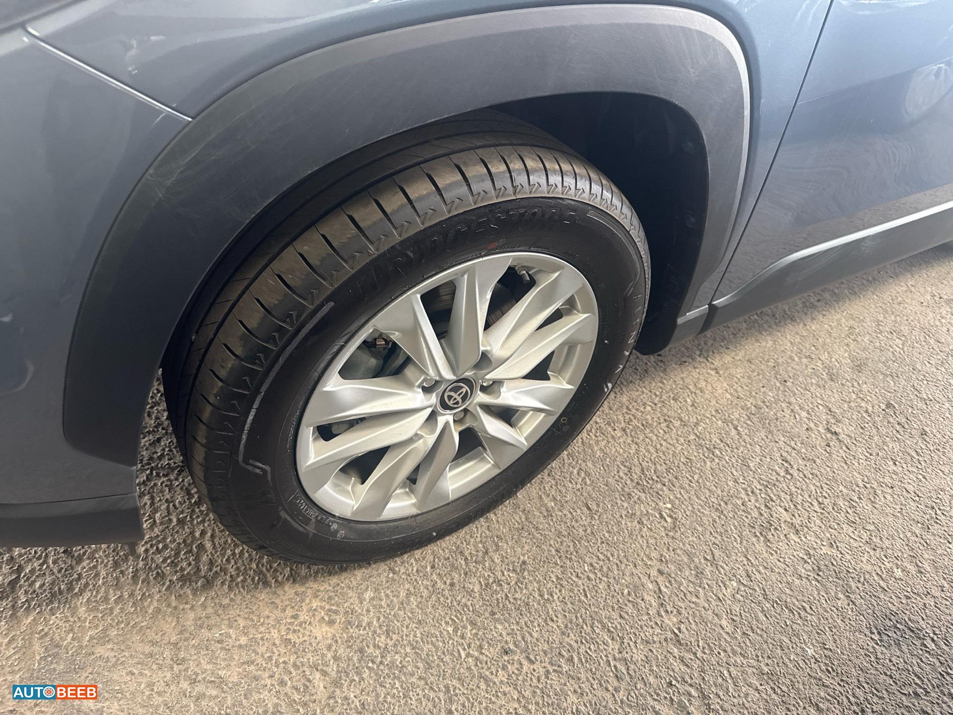 Toyota Corolla cross  2025