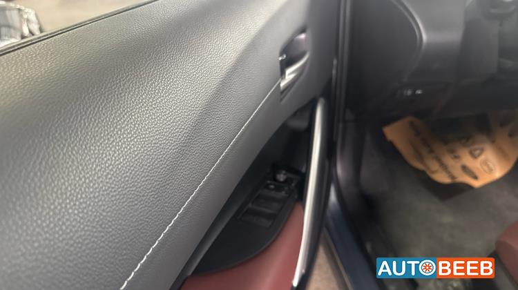 Toyota Corolla cross  2025