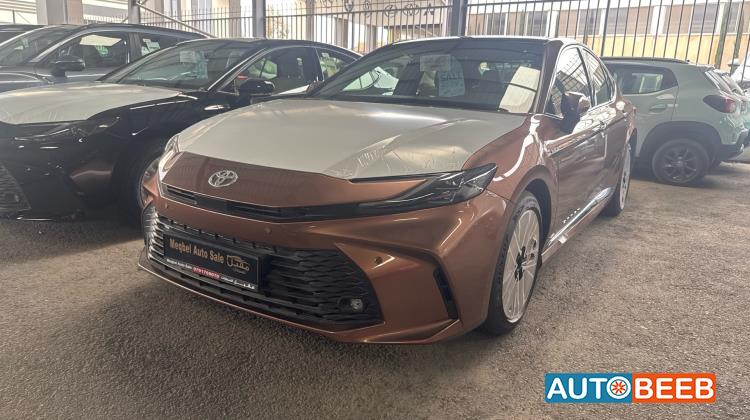 تويوتا كامري 2025