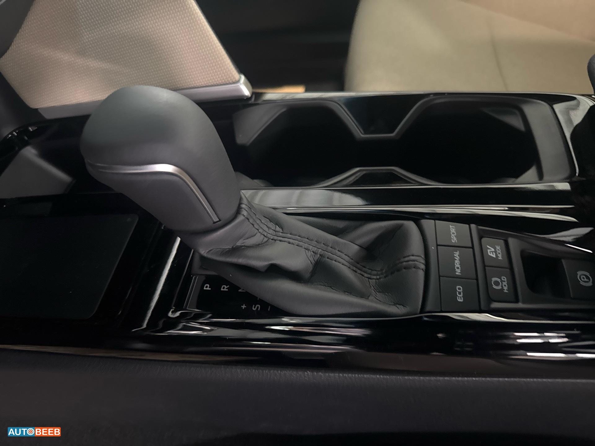 تويوتا كامري 2025