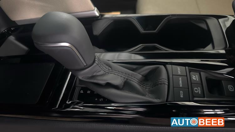 تويوتا كامري 2025