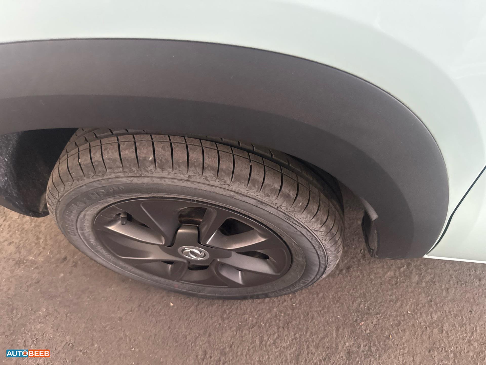 دونج فينج EX1 2022