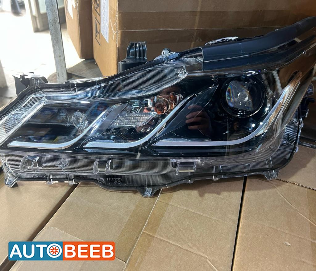 ضوء امامي تويوتا كورولا 2024