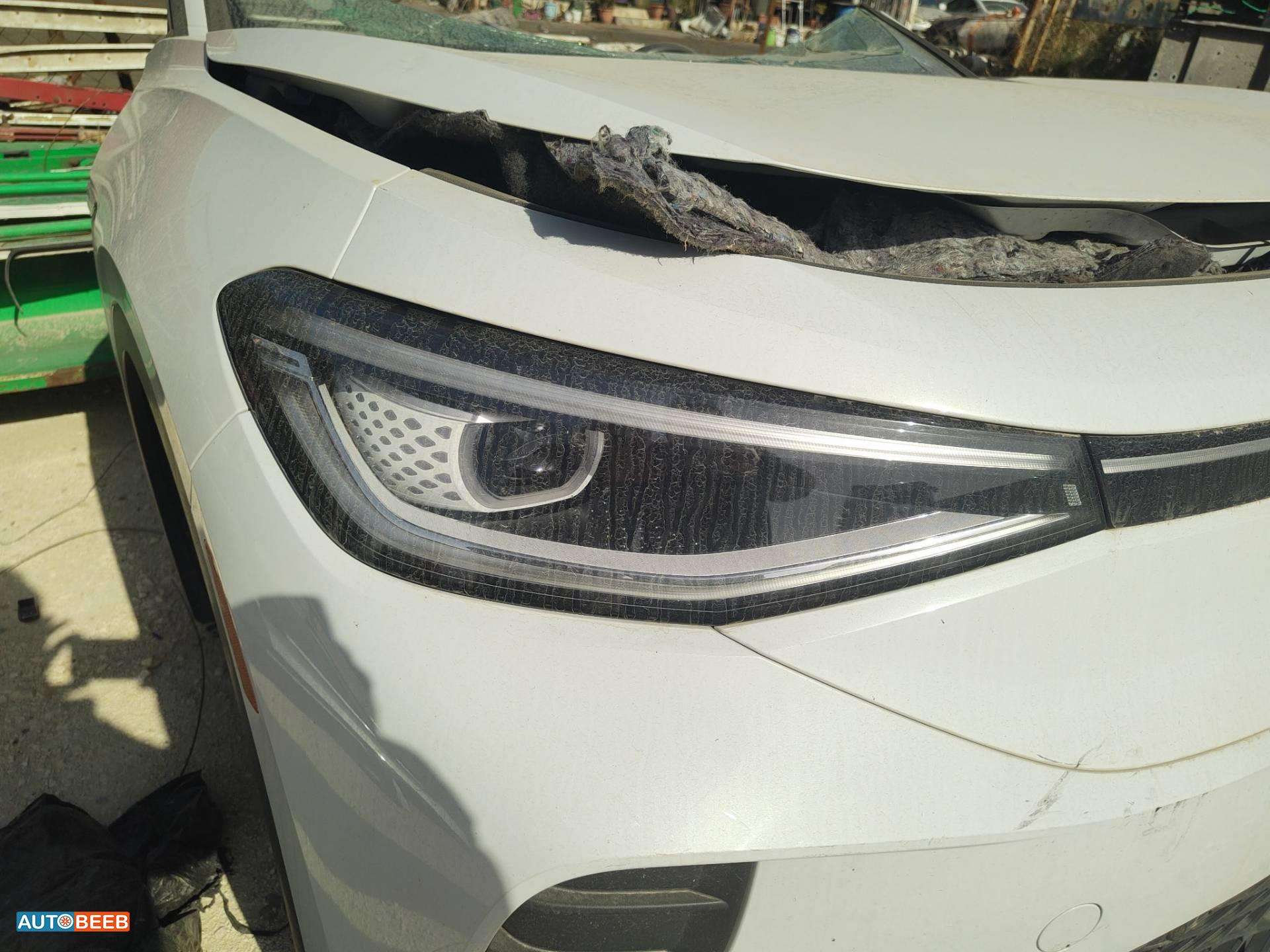 ضوء امامي يمين id4 2021 2022 2023 2024