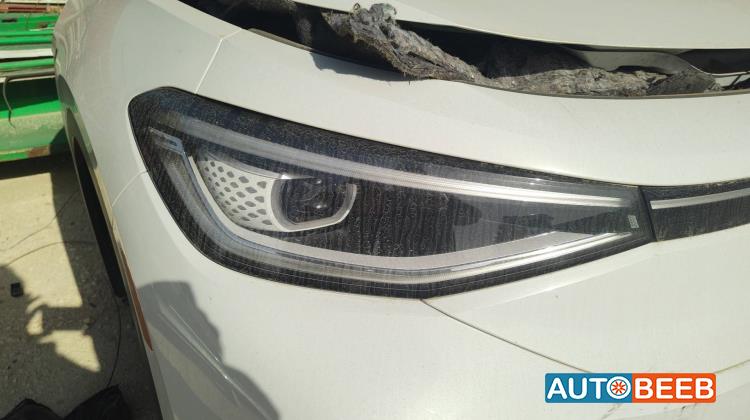 ضوء امامي يمين id4 2021 2022 2023 2024