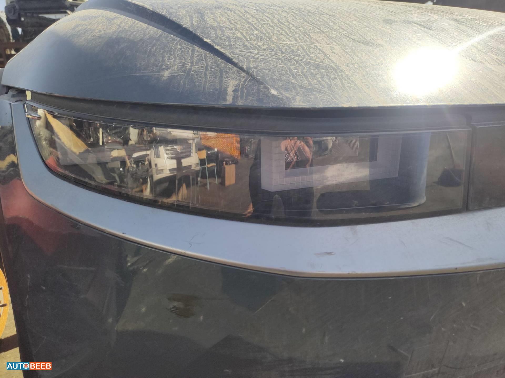 ضوء امامي يمين ايونيك 5 2025