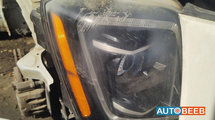 ضوء امامي يمين تيلوريد 2022 2023 2024